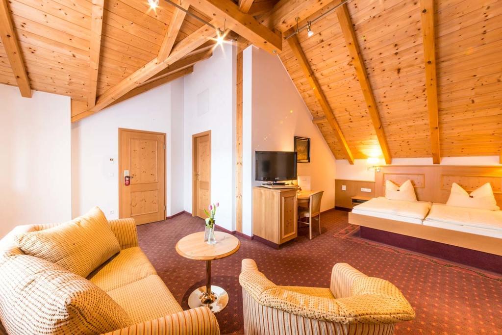 Metzgerei Gasthof Oberhauser - Hotel Zur Post Egling Chambre photo